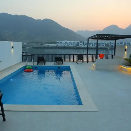 The Blue Moon Villa - Al Dana Island Fudschaira Exterior foto