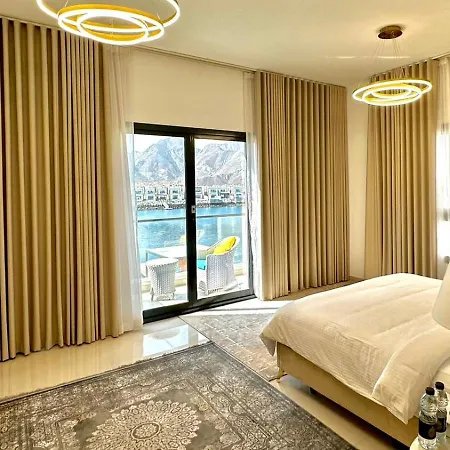 The Blue Moon Villa - Al Dana Island Fudschaira Exterior foto